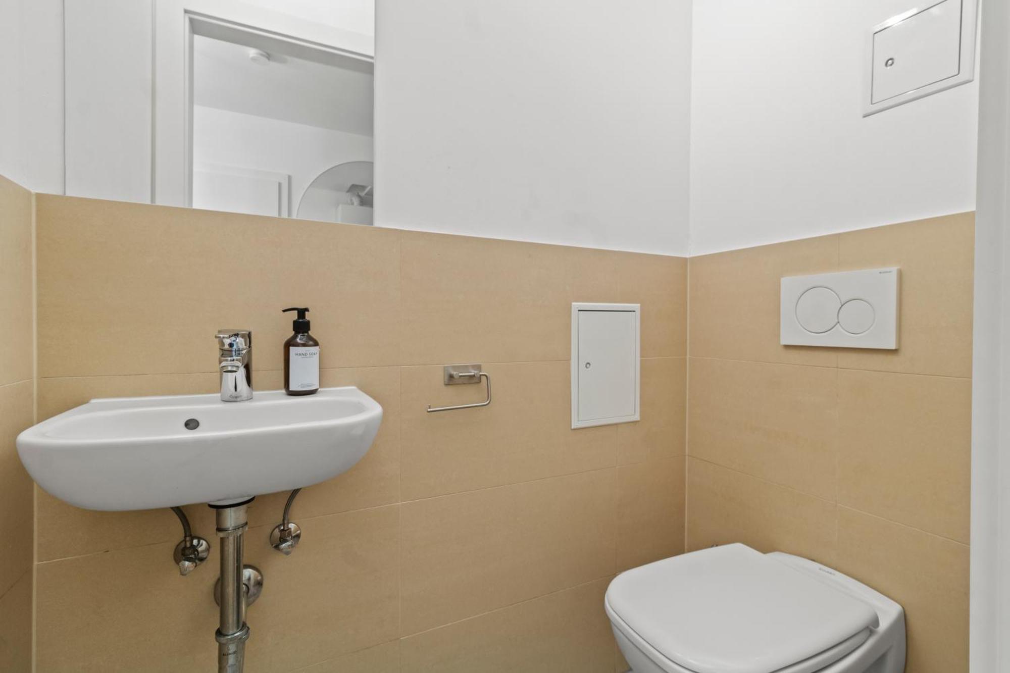 City Apartment, Two Metro Stations To Hauptbahnhof Viena Exterior foto
